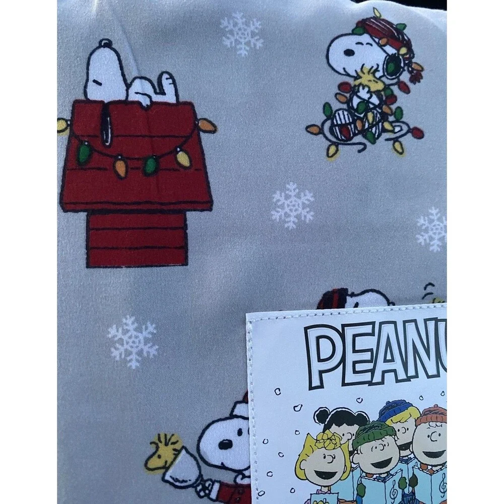 NWT PEANUTS Christmas Holiday Queen 4 Pc Sheet Set Snoopy Woodstock Snowflakes